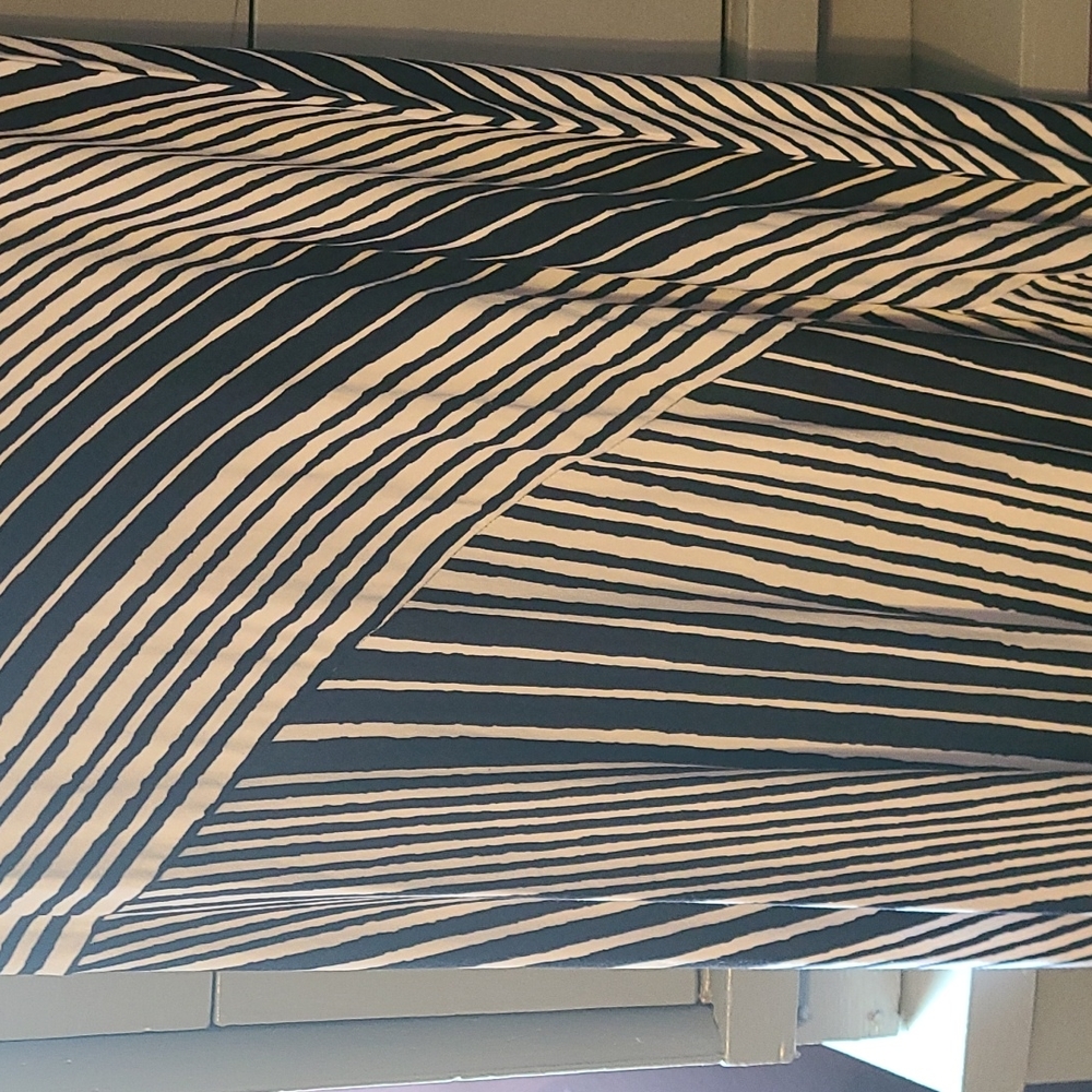 Skirt - Picture 2 of 3